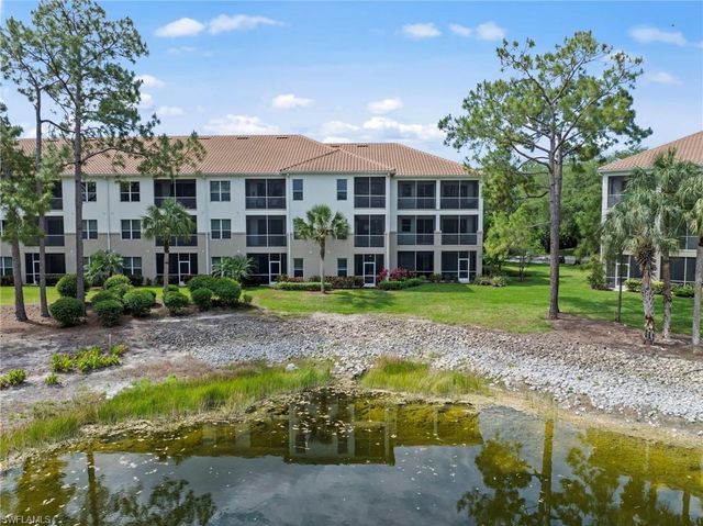 8239 Parkstone PL 102, Naples, FL 34120