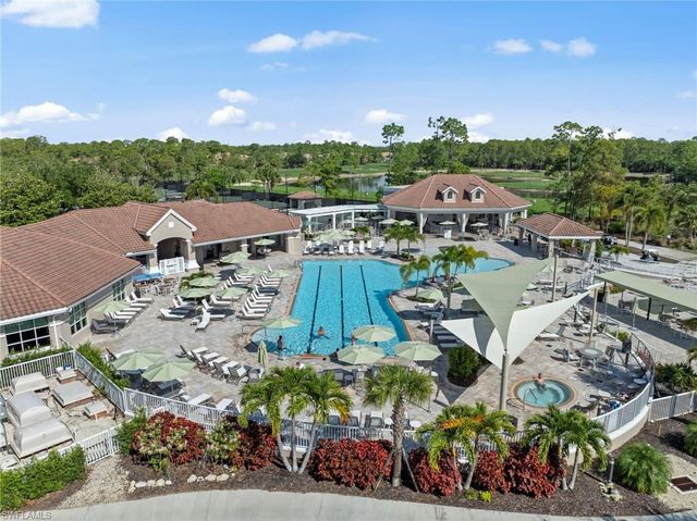 8239 Parkstone PL 102, Naples, FL 34120
