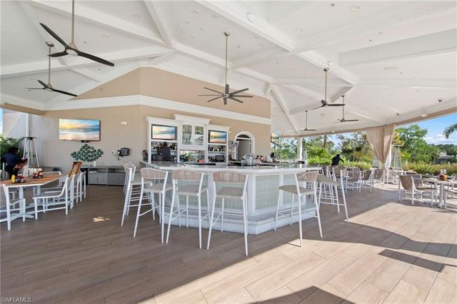 8239 Parkstone PL 102, Naples, FL 34120