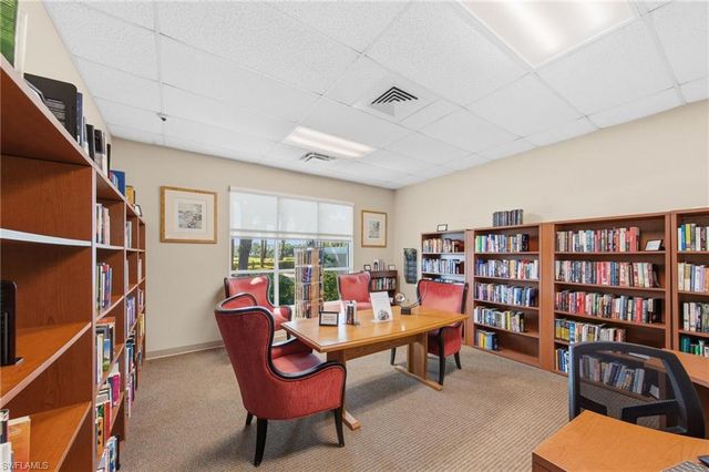 8239 Parkstone PL 102, Naples, FL 34120
