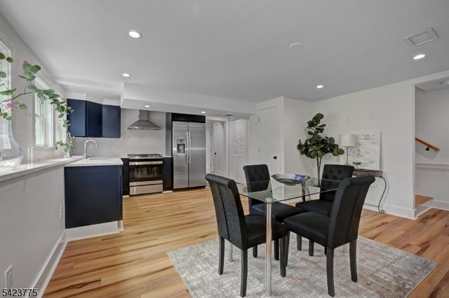 6 Brook St, Peapack Gladstone Boro, NJ 07977