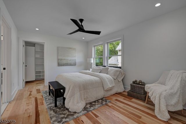 6 Brook St, Peapack Gladstone Boro, NJ 07977