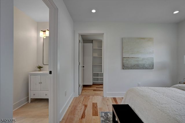 6 Brook St, Peapack Gladstone Boro, NJ 07977