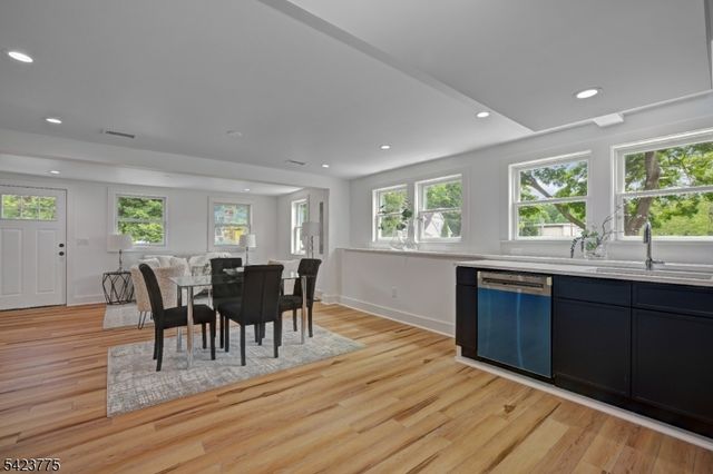 6 Brook St, Peapack Gladstone Boro, NJ 07977