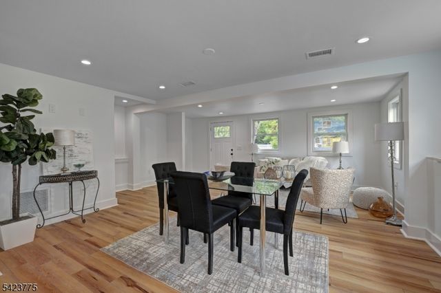 6 Brook St, Peapack Gladstone Boro, NJ 07977