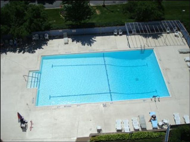 7033 N KEDZIE Avenue 1615, Chicago, IL 60645