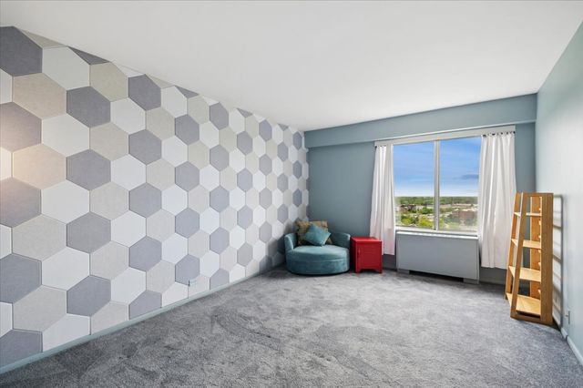7033 N KEDZIE Avenue 1615, Chicago, IL 60645