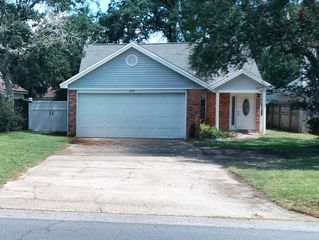 208 Bob Sikes Boulevard, Fort Walton Beach, FL 32547