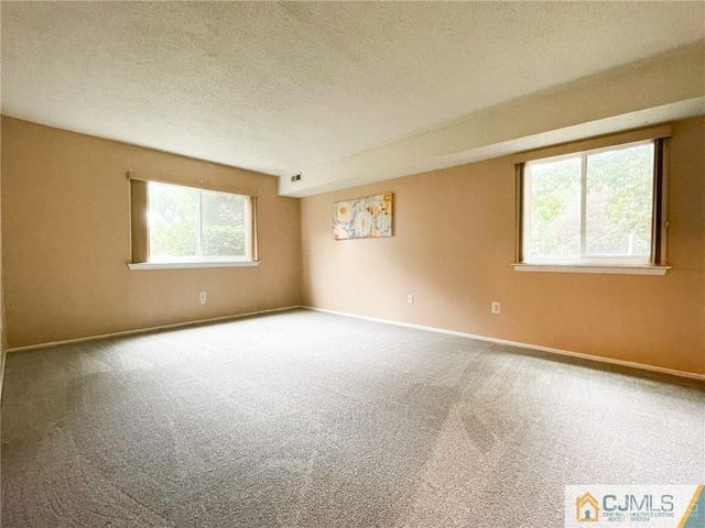 410 Edison Glen Terrace, Edison, NJ 08837