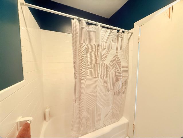 278 Harvard St 8, Cambridge, MA 02139