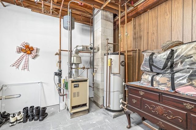 54 Montaup Ave, Dracut, MA 01826