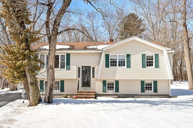 54 Montaup Ave, Dracut, MA 01826