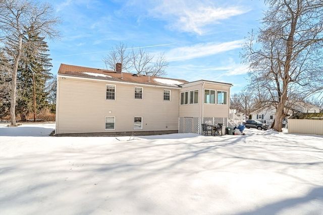 54 Montaup Ave, Dracut, MA 01826