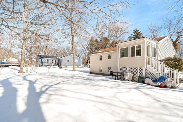 54 Montaup Ave, Dracut, MA 01826