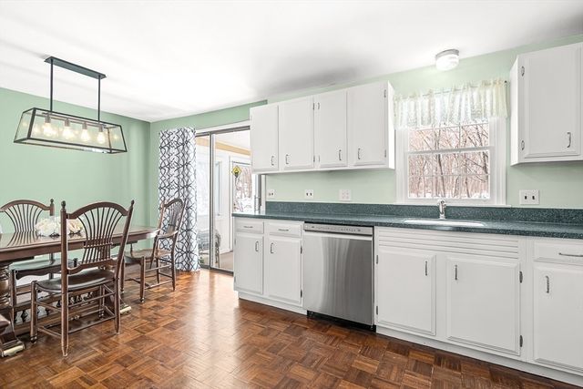 54 Montaup Ave, Dracut, MA 01826