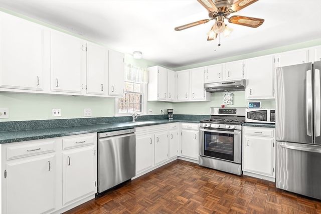 54 Montaup Ave, Dracut, MA 01826