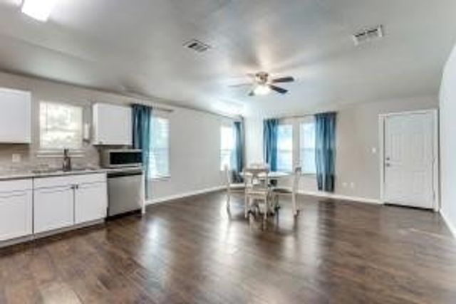 2719 Avenue J, Fort Worth, TX 76105