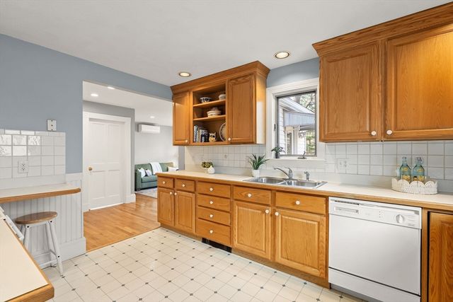 14 Aerial St, Arlington, MA 02474