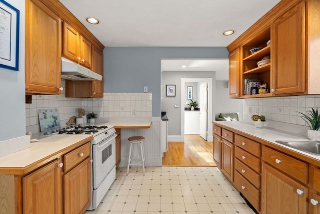 14 Aerial St, Arlington, MA 02474