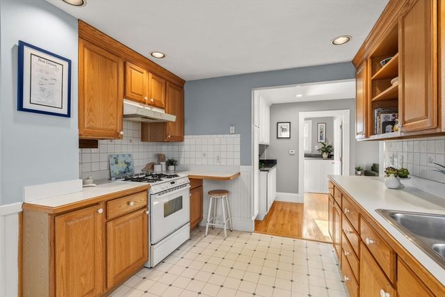 14 Aerial St, Arlington, MA 02474