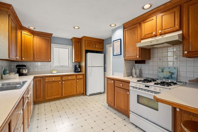 14 Aerial St, Arlington, MA 02474