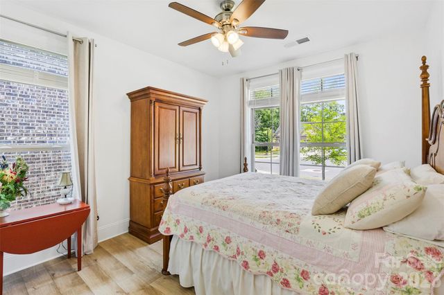 314 Lifestyle Court, Gastonia, NC 28056