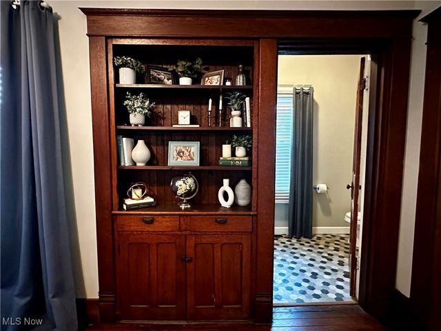 209 Oakwood Avenue, Marietta, OH 45750