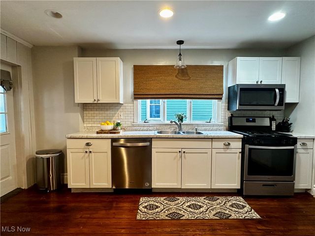 209 Oakwood Avenue, Marietta, OH 45750