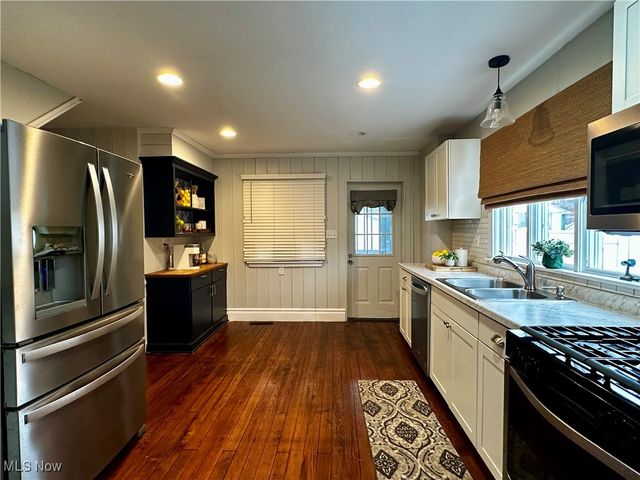 209 Oakwood Avenue, Marietta, OH 45750