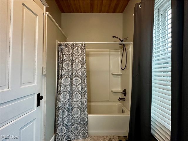 209 Oakwood Avenue, Marietta, OH 45750