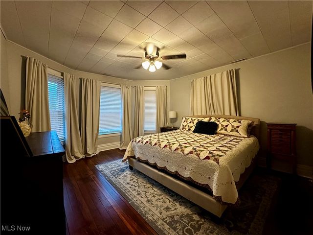 209 Oakwood Avenue, Marietta, OH 45750