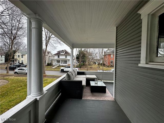 209 Oakwood Avenue, Marietta, OH 45750