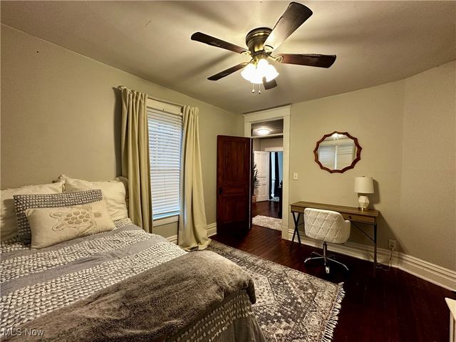 209 Oakwood Avenue, Marietta, OH 45750