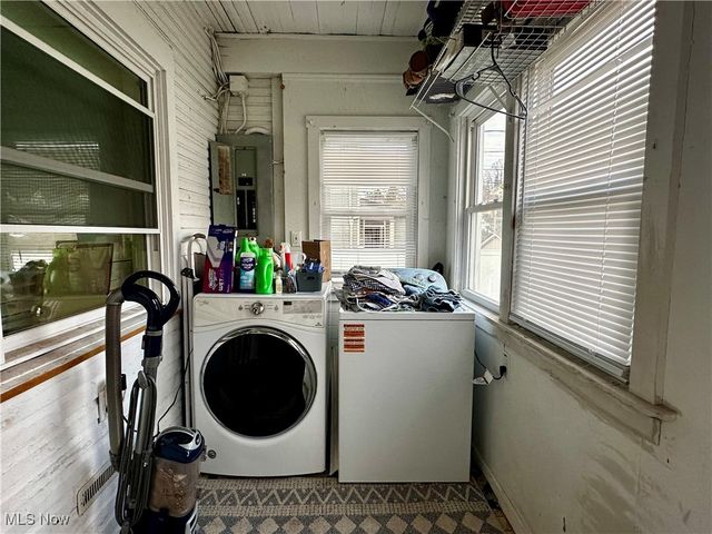 209 Oakwood Avenue, Marietta, OH 45750