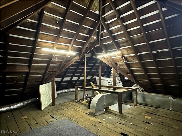 209 Oakwood Avenue, Marietta, OH 45750