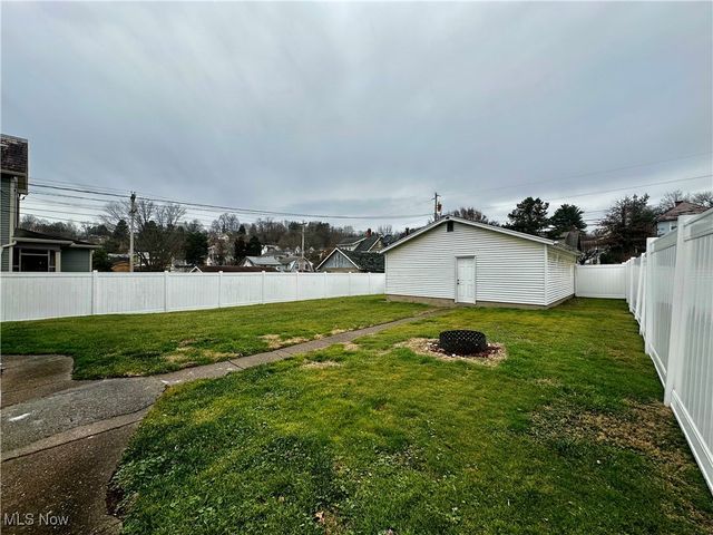 209 Oakwood Avenue, Marietta, OH 45750