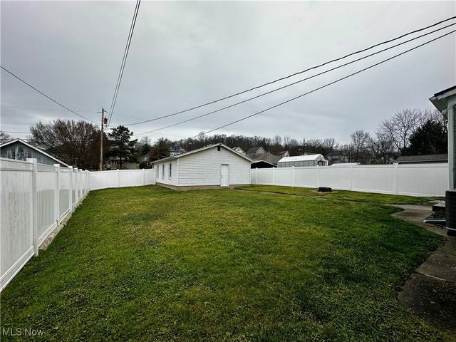 209 Oakwood Avenue, Marietta, OH 45750