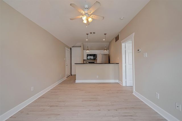 1110 E 24th Street B, Houston, TX 77009