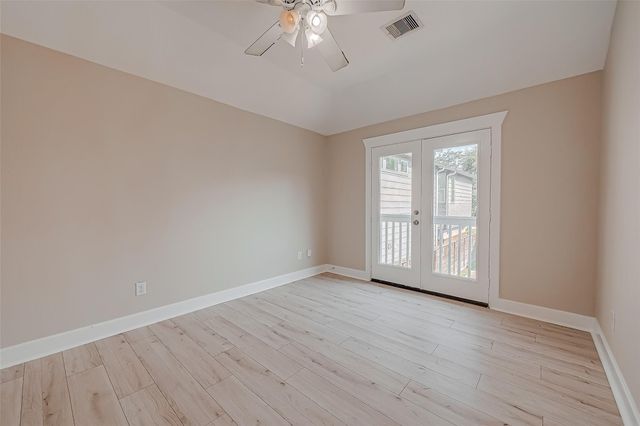 1110 E 24th Street B, Houston, TX 77009
