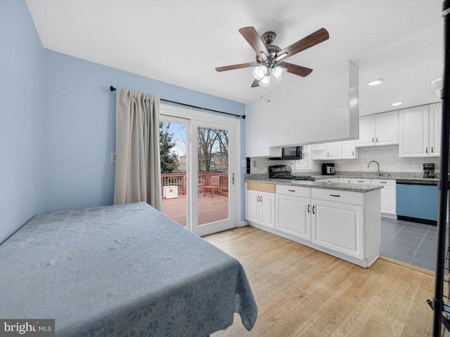 10127 LOMOND DR, Manassas, VA 20109