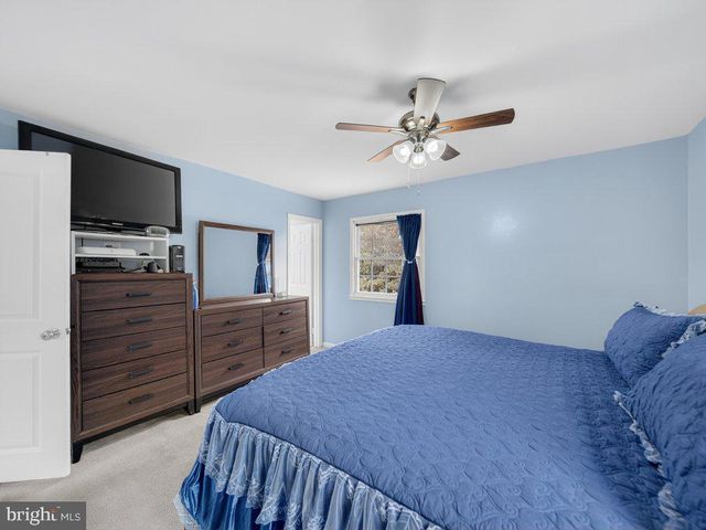 10127 LOMOND DR, Manassas, VA 20109