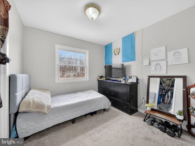 10127 LOMOND DR, Manassas, VA 20109