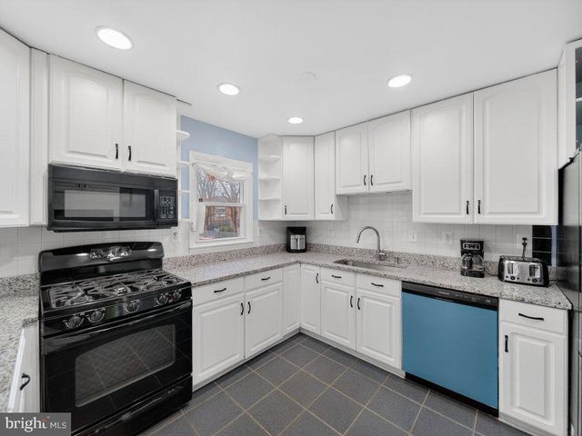 10127 LOMOND DR, Manassas, VA 20109