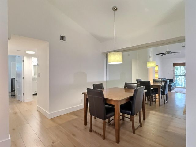 3017 N Oakland Forest Drive 308, Oakland Park, FL 33309