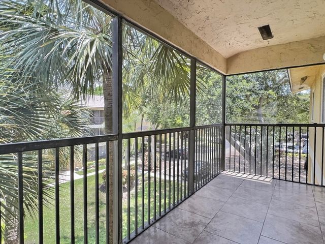 3017 N Oakland Forest Drive 308, Oakland Park, FL 33309