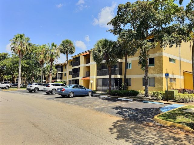3017 N Oakland Forest Drive 308, Oakland Park, FL 33309