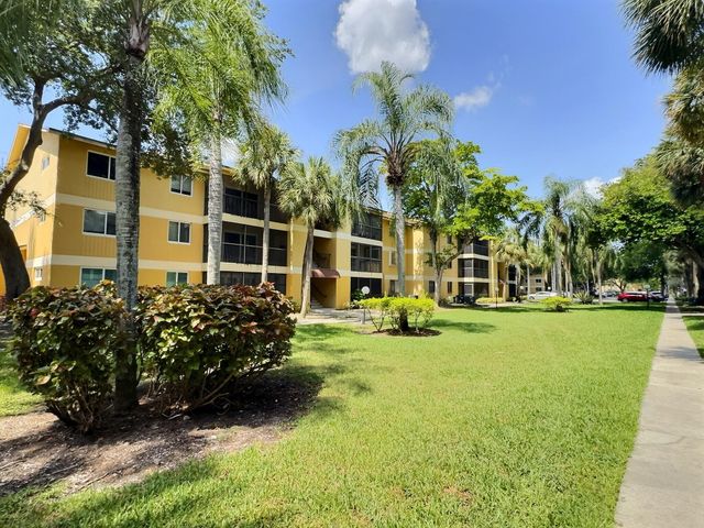 3017 N Oakland Forest Drive 308, Oakland Park, FL 33309