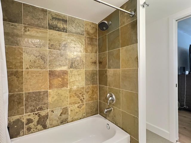 3017 N Oakland Forest Drive 308, Oakland Park, FL 33309