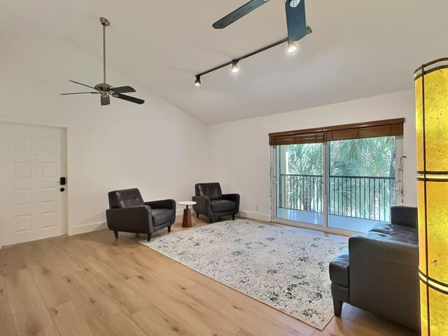 3017 N Oakland Forest Drive 308, Oakland Park, FL 33309
