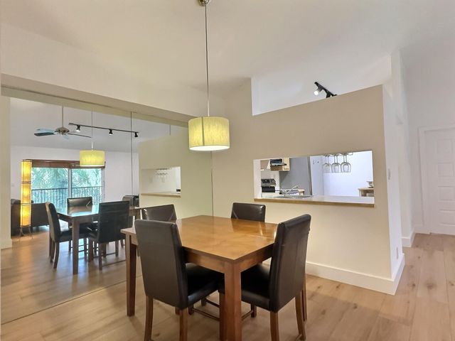 3017 N Oakland Forest Drive 308, Oakland Park, FL 33309